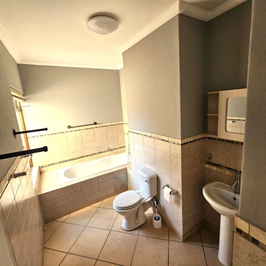 To Let 2 Bedroom Property for Rent in Waterval East North West